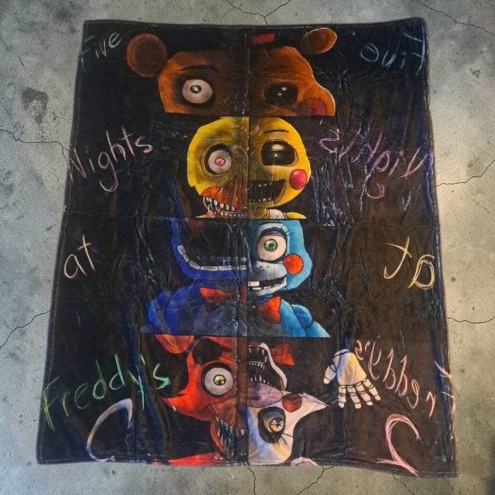 Five Nights At Freddys Throw blanket 40 x50 - Picture 3 of 3